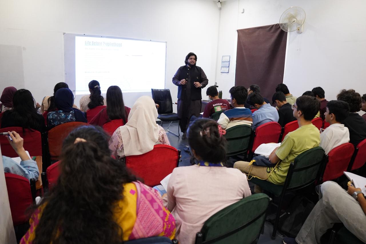 Sir Saad Khan delivering an engaging classroom lecture